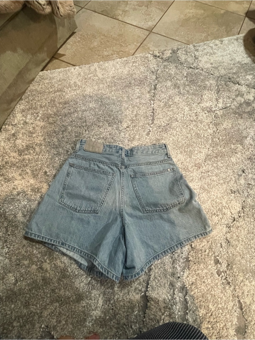 Everlane shorts - Picture 2 of 6